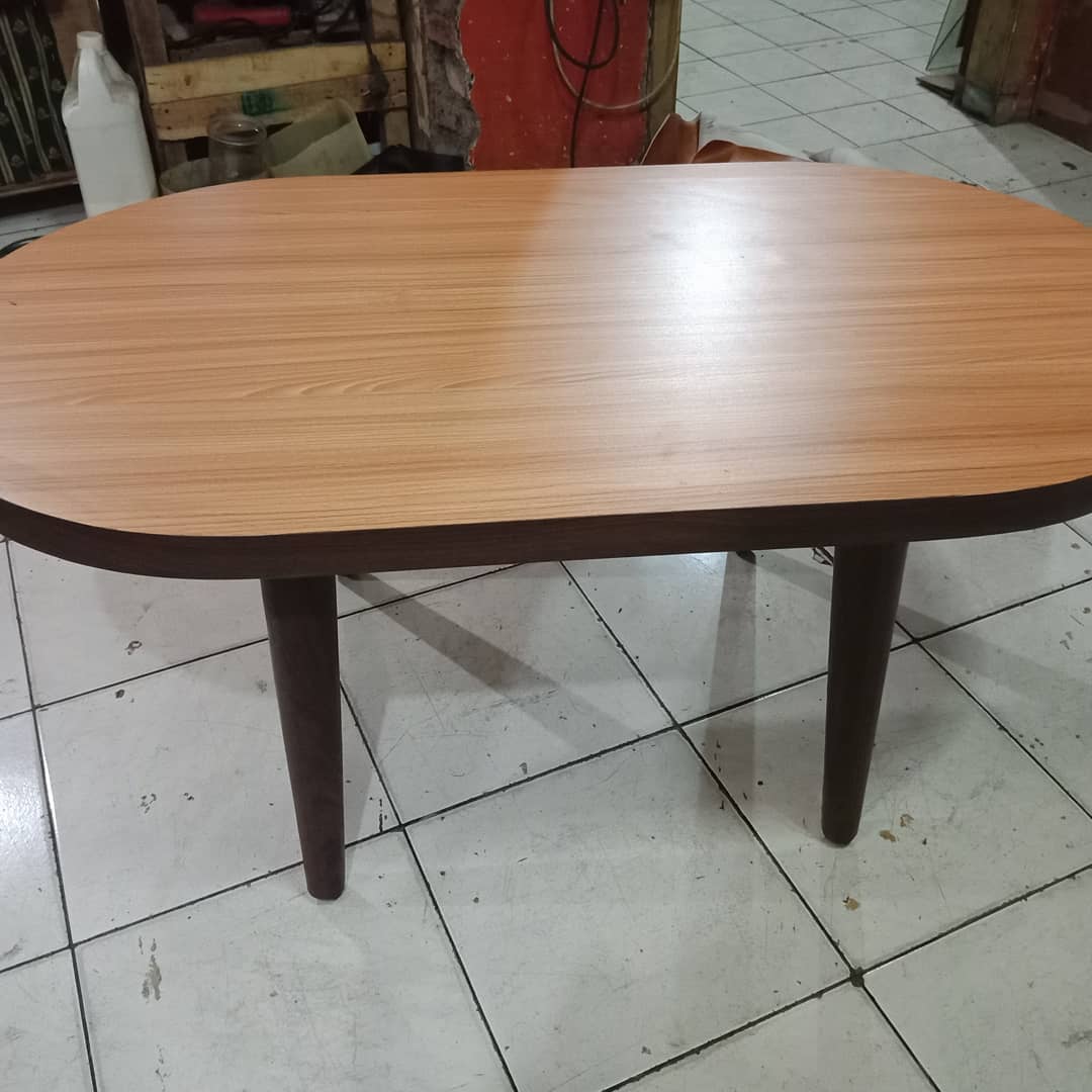 Meja Makan Oval Minimalis – Custom