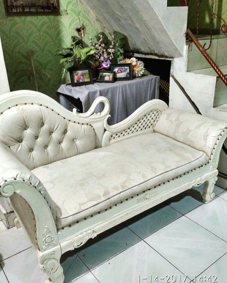 Sofa Ukir Custom – Desain Sesuai Pesanan