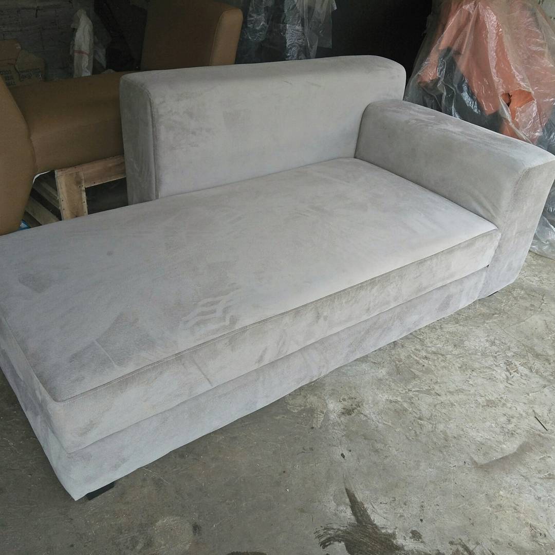 ChatGPT bilang: Sofa Daybed Custom – Minimalis & Nyaman