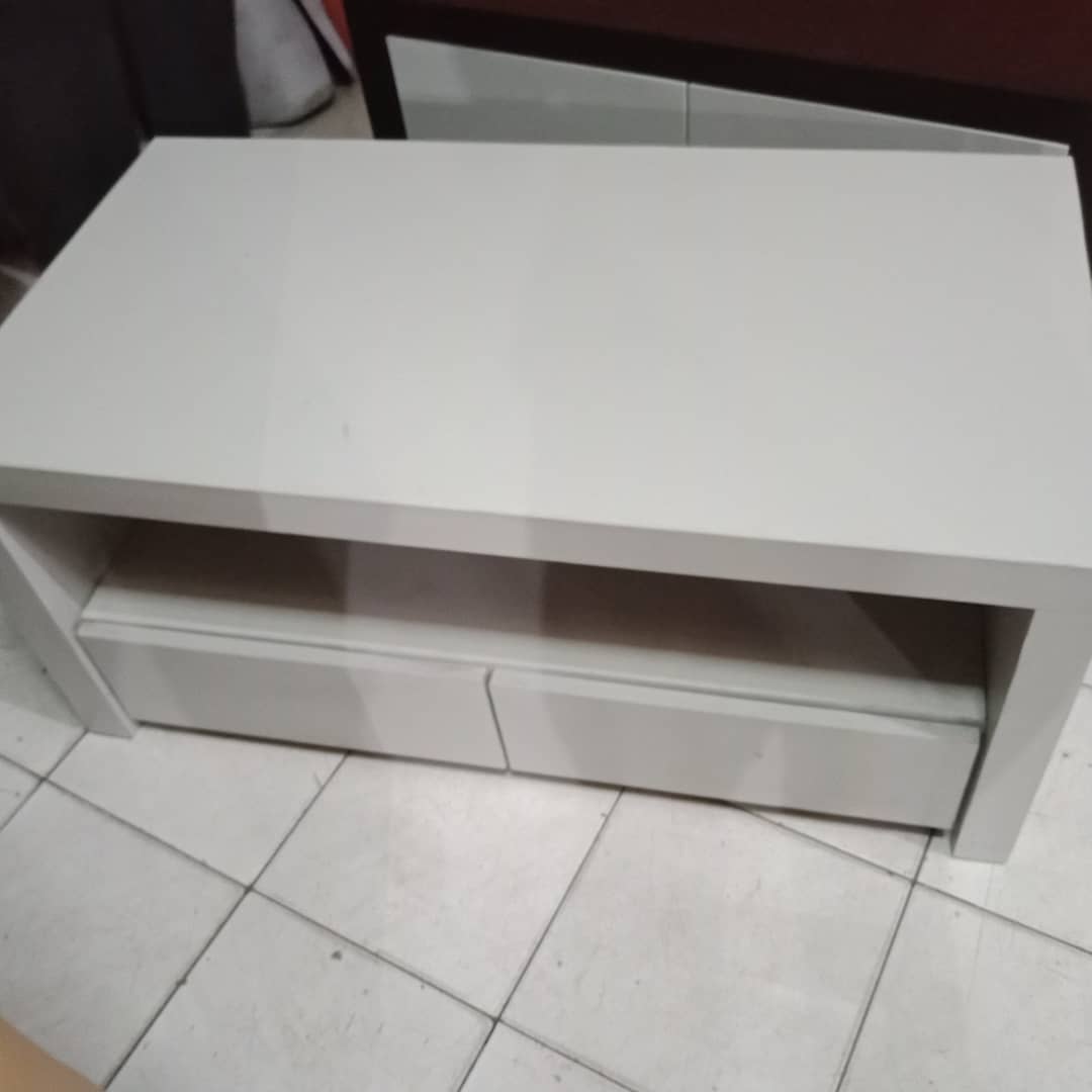 Meja TV / Rak TV Minimalis – Custom