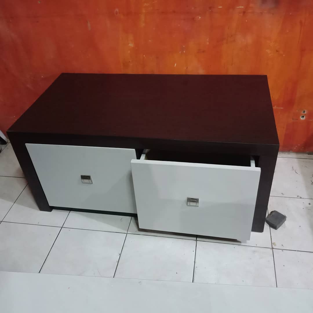 Meja TV Minimalis – Custom Finishing Duco